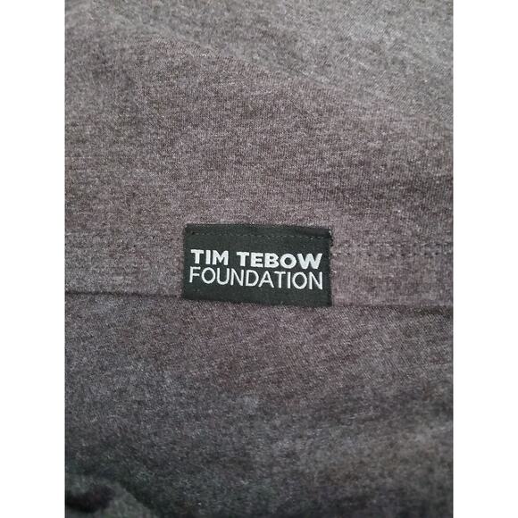Tim Tebow Foundation Faith Hope Love Graphic V-neck Gray T-shirt Tee Small - Picture 4 of 7